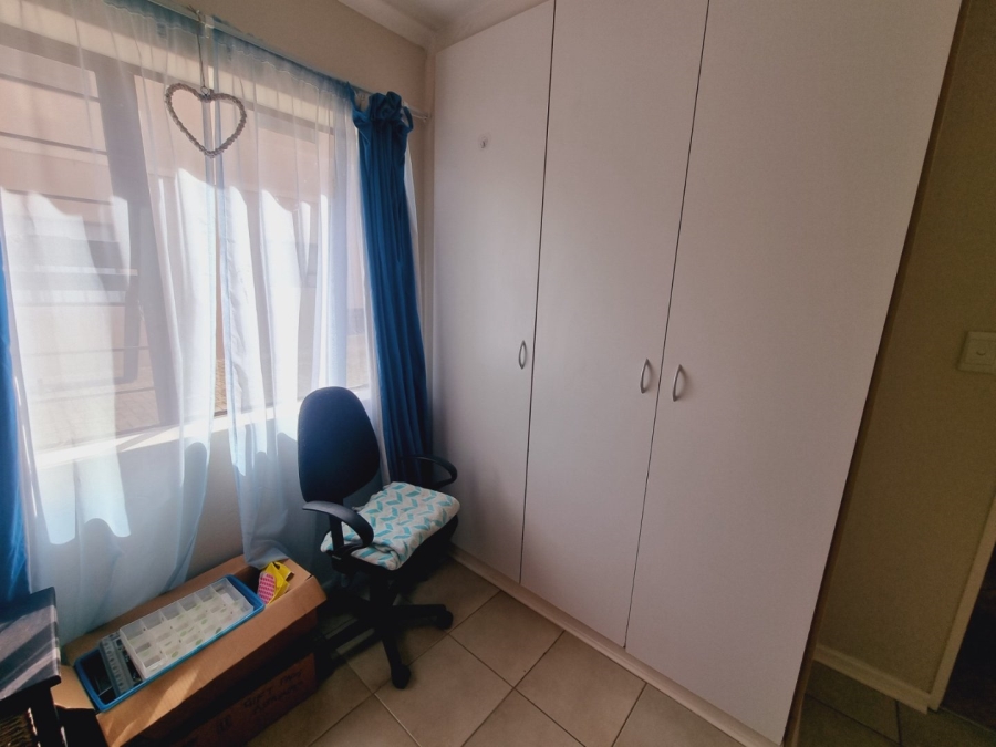 2 Bedroom Property for Sale in Parklands Western Cape